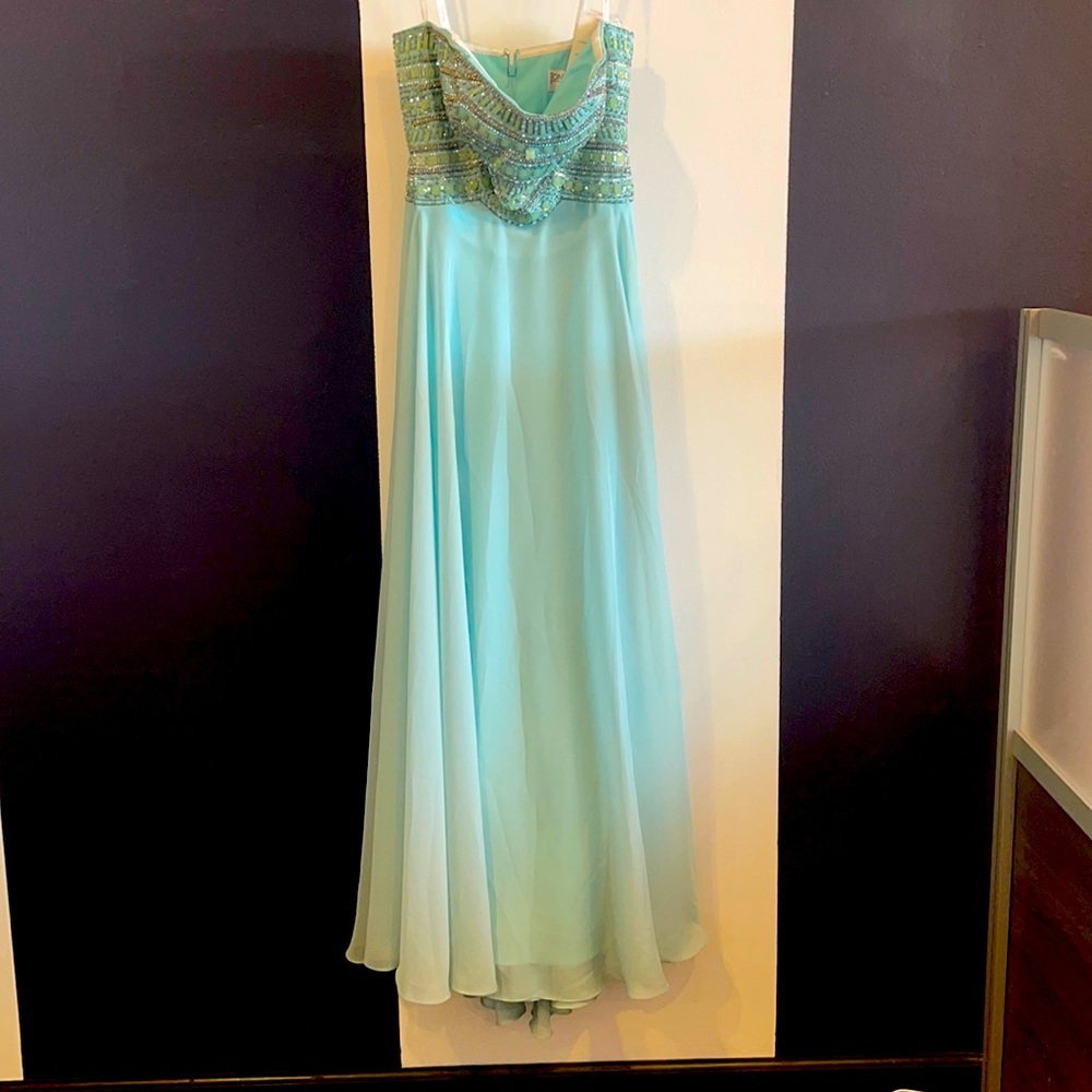 Tony Bowls size 10 formal